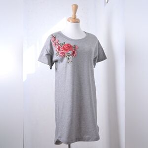 Potters pot | Grey t shirt dress with beautiful embroidered rose flowers